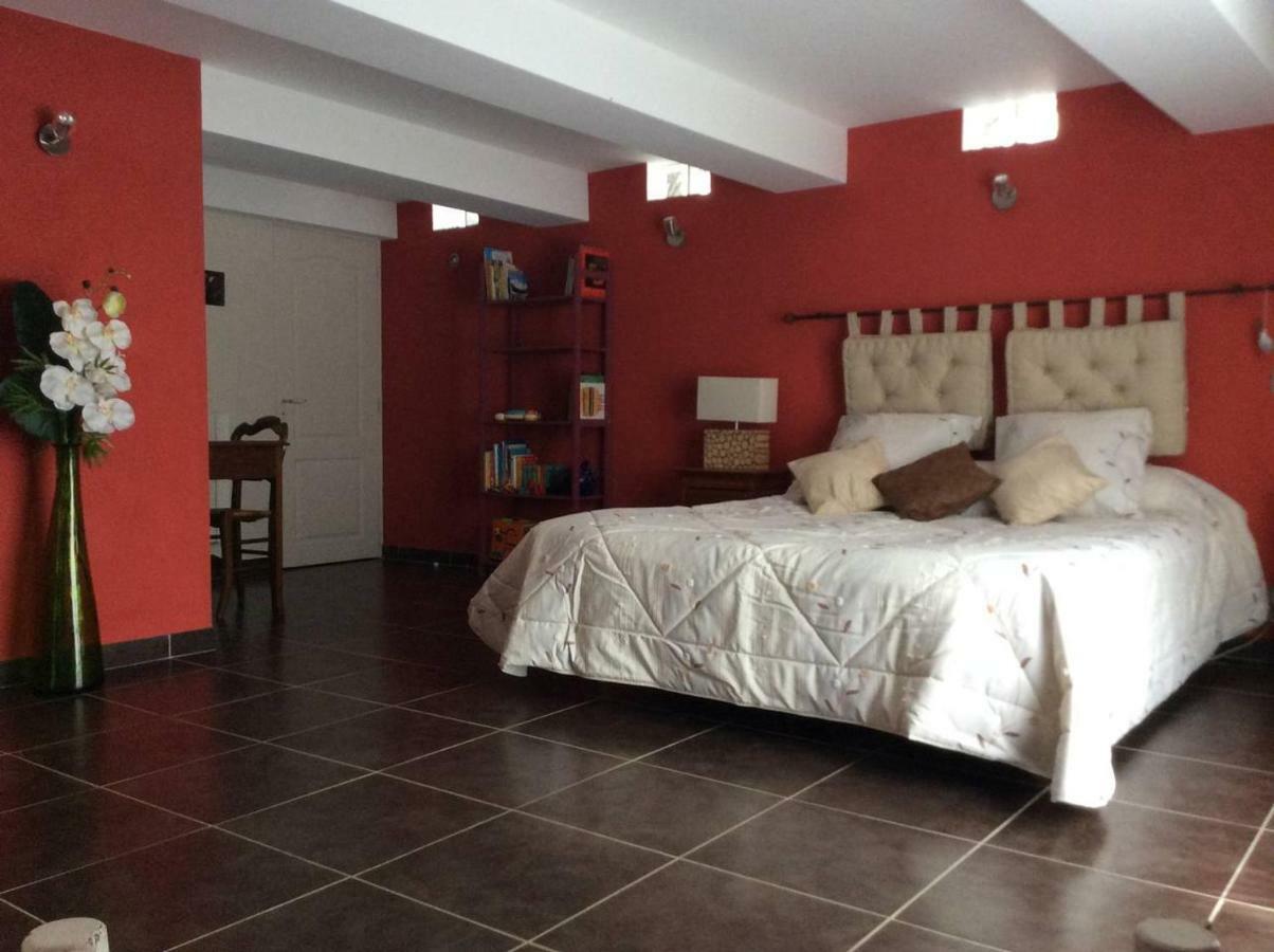 Clot De Felines Chambre Spacieuse Hotel Entrevaux Ngoại thất bức ảnh